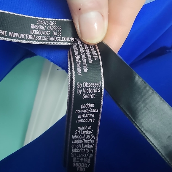 VS Bra 36DDD - Picture 3 of 6